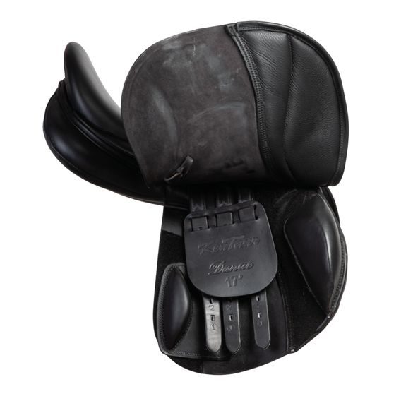 Komise č.P90096 Sedlo Kentaur Danae 17/3 černé vč. 2558211 + modrý obal KT