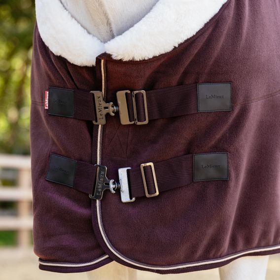 Deka odpocovací LeMieux Kudos Luxe Fleece Kolekce 2025/26