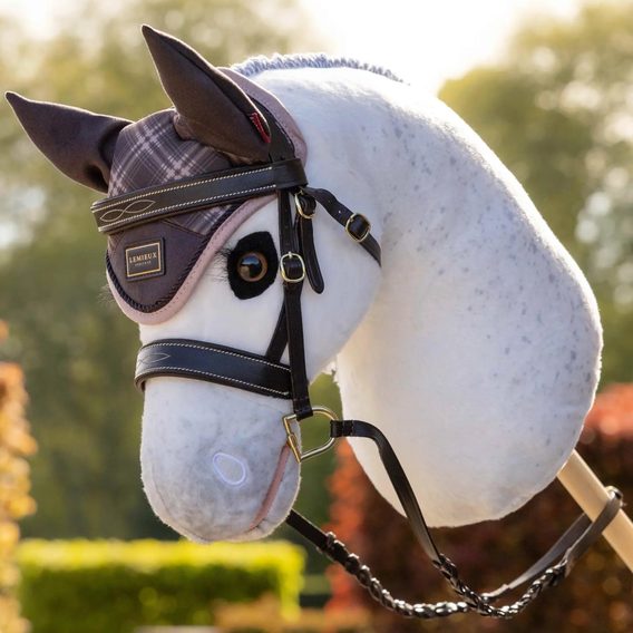 Čabraka na uši LeMieux Hobby Horse Heritage Kolekce 2026/27