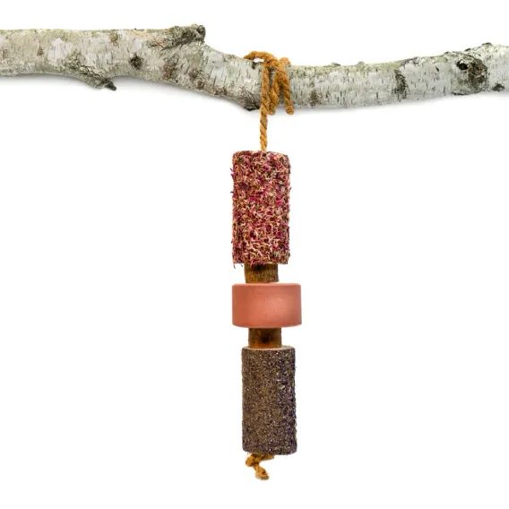 Kousací dřevěná hračka pro koně s lizem Candy Horse