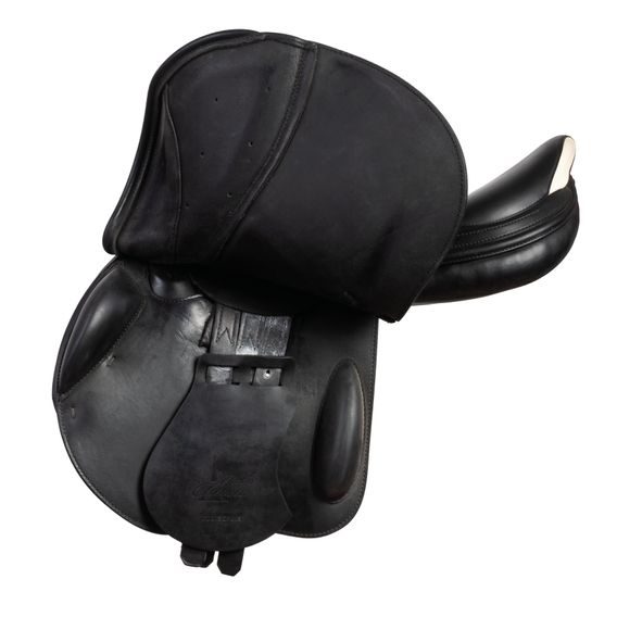 Komise č.P82897 Sedlo skokové Prestige Paris CLASSIC Lux 1733 CC čer vč. 03190522 + obal