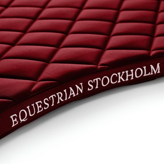 Podsedlová dečka Equestrian Stockholm Line Bodeaux Kolekce 2026