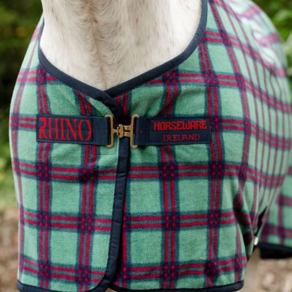 Deka odpocovací Horseware Rhino Fleece Cooler Christmas Collection