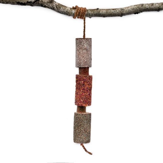 Kousací dřevěná hračka pro koně Candy Horse