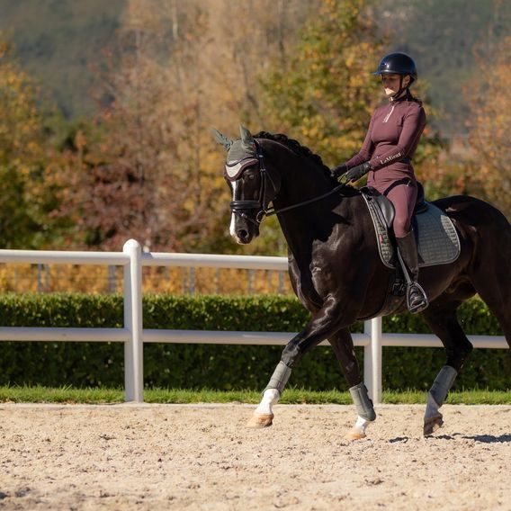 Podsedlová dečka LeMieux Suede Square Rosemary Kolekce 2025/26