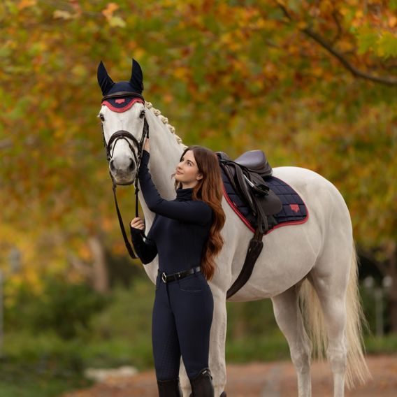 Podsedlová dečka LeMieux Loire Classic Navy/cranberry KOLEKCE 2025/26