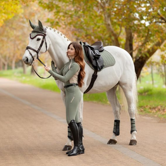 Podsedlová dečka LeMieux Suede Square Rosemary Kolekce 2025/26
