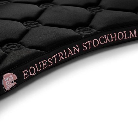 Podsedlová dečka Equestrina Stockholm Black Blush Kolekce 2026/27