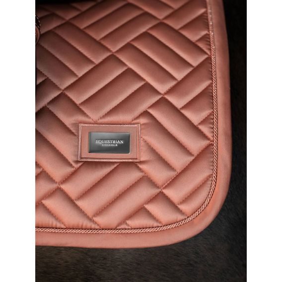 Podsedlová dečka Equestrian Stockholm Modern Coral Kolekce 2025