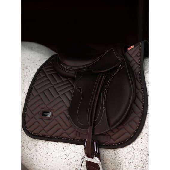 Podsedlová dečka Equestrian Stockholm Modern Mocha Kolekce 2024/25