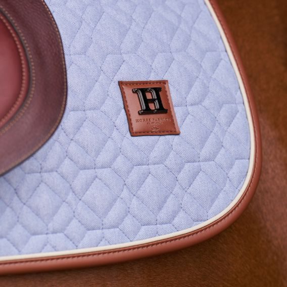 Podsedlová dečka HV Polo Luxi Kolekce 2026