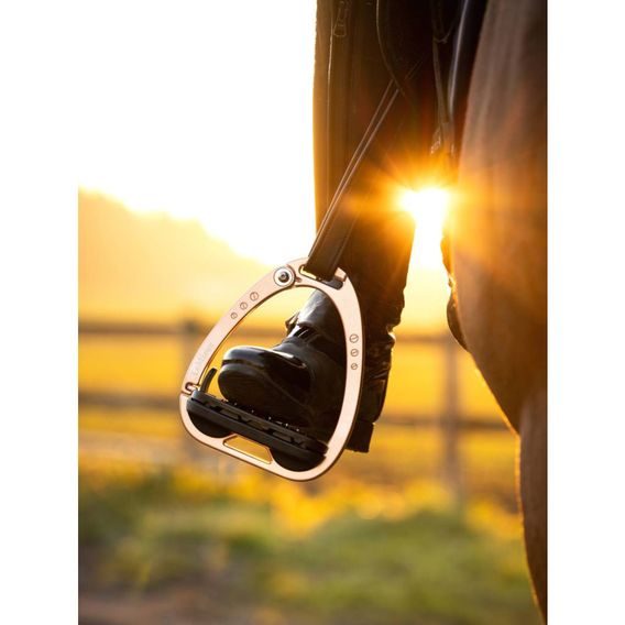 Třmeny bezpečnostní LeMieux Vector Balance