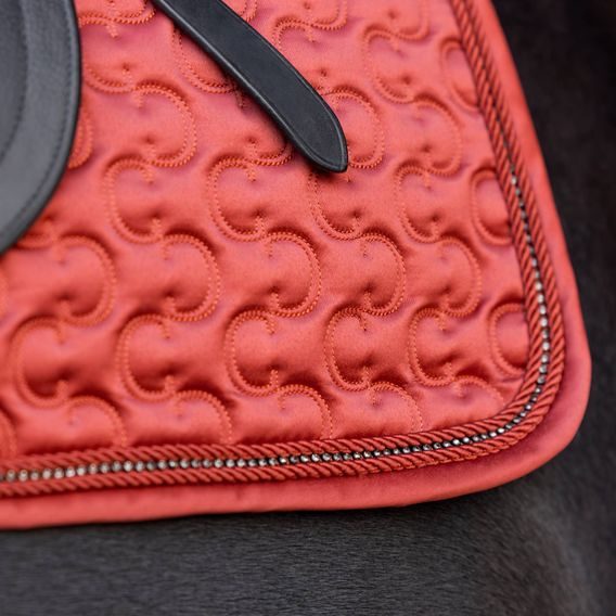 Podsedlová dečka Covalliero Kolekce 2025/26