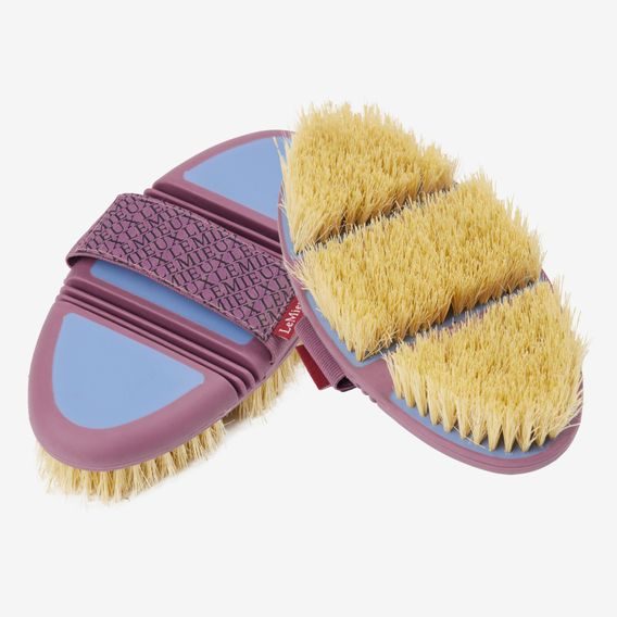 Kartáč LeMieux Flexi Scrubbing Brush Kolekce 2026