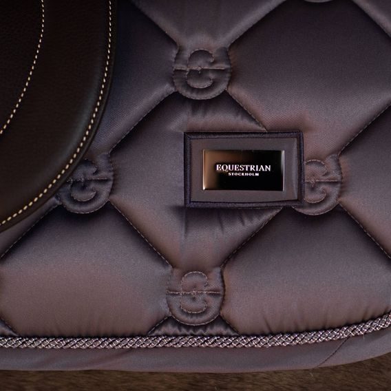 Podsedlová dečka Equestrian Stockholm Dark Violet Kolekce 2025/26