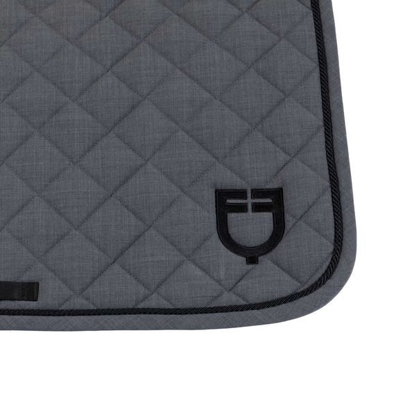 Podsedlová dečka Equestro Technical Wool Kolekce 2026/27