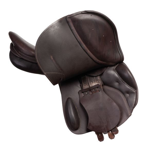 Komise č.P91113 sedlo Prestige Versailles 1735 tabák vč: 09840122 + obal Prestige