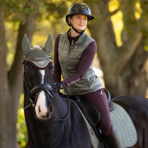 Podsedlová dečka LeMieux Suede Square Rosemary Kolekce 2025/26