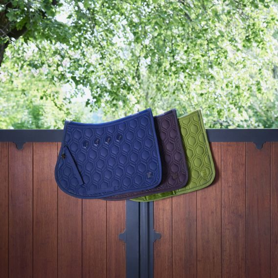 Podsedlová dečka Eskadron Platinum Sparkle Emblem Kolekce 2024/25