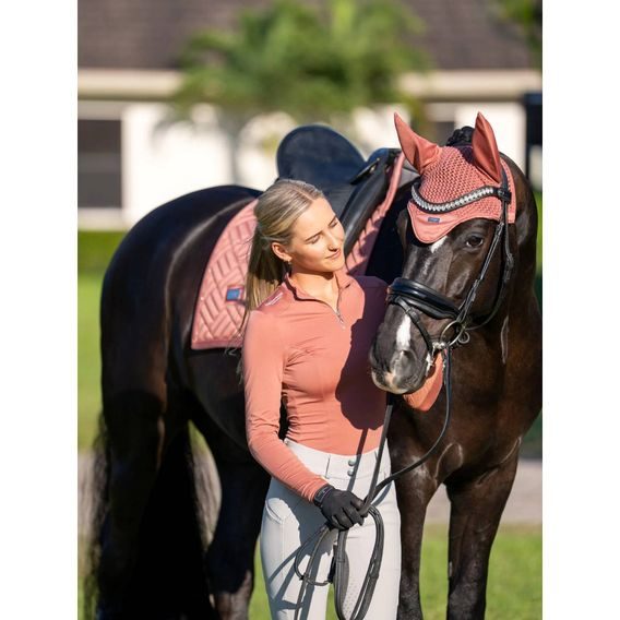 Čabraka na uši Equestrian Stockholm Modern Coral Kolekce 2025