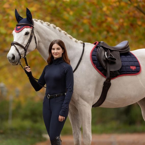 Podsedlová dečka LeMieux Loire Classic Navy/cranberry KOLEKCE 2025/26