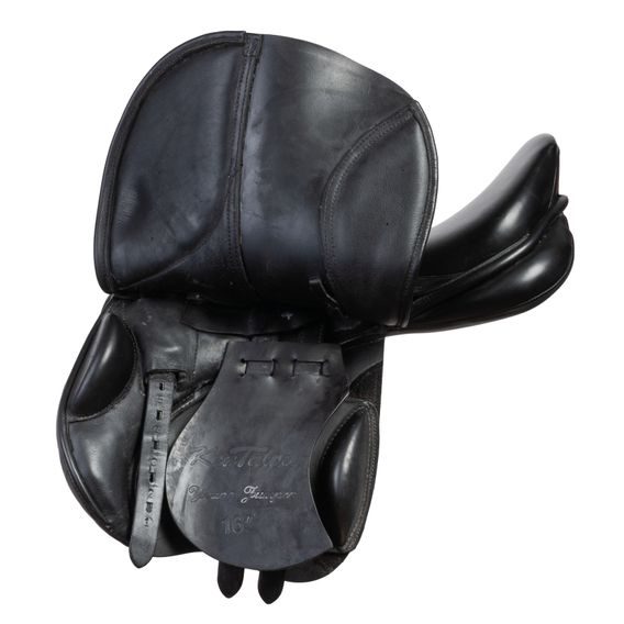 Komise č. P92353 Sedlo skokově univerzální KenTaur Young Jumper 16,0/3 černé vč:3635224 + obal modrý KT