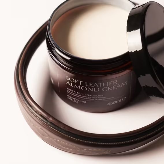 Krém na kůži Grooming Deluxe Soft Leather Almond