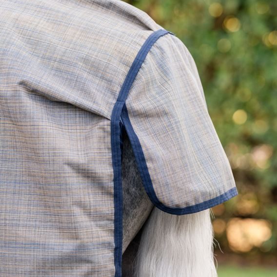 Deka výběhová Amigo Hero 900 Revive Plus 50g s krkem NEW