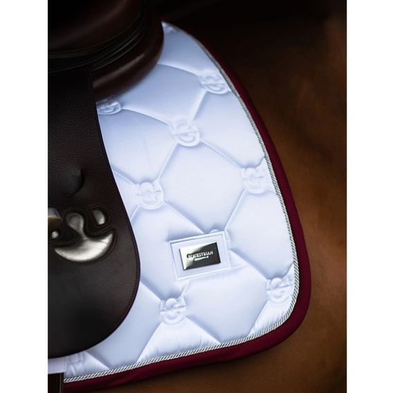Podsedlová dečka Equestrian Stockholm White Perfection Bordeaux DOPRODEJ