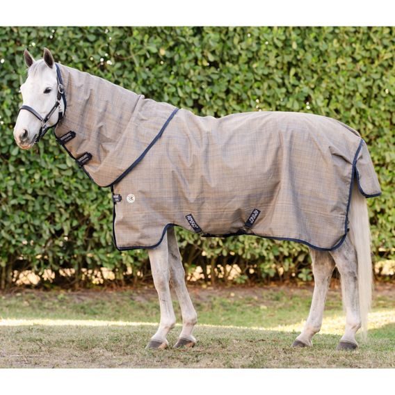 Deka výběhová Amigo Hero 900 Revive Plus 50g s krkem NEW