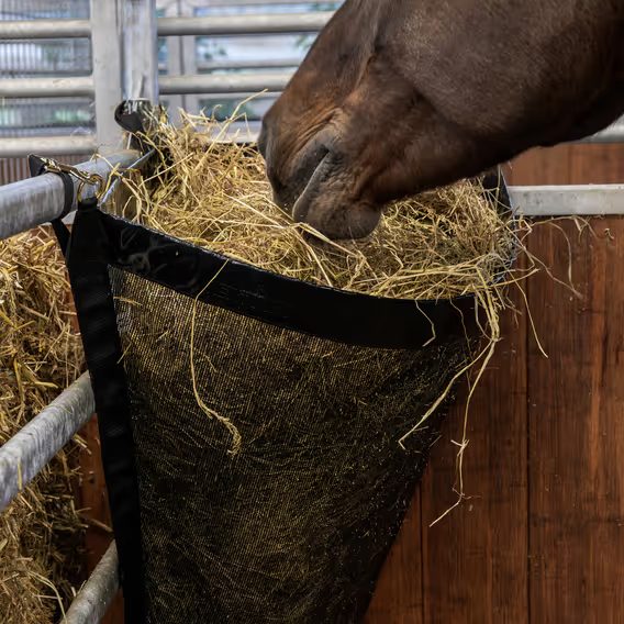 Síť na seno Kentucky Hay Bag Corner