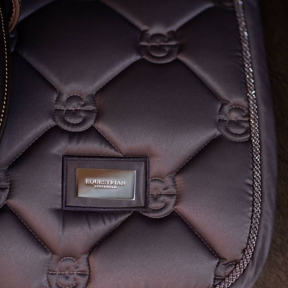 Podsedlová dečka Equestrian Stockholm Dark Violet Kolekce 2025/26