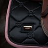 Podsedlová dečka Equestrina Stockholm Black Blush Kolekce 2026/27