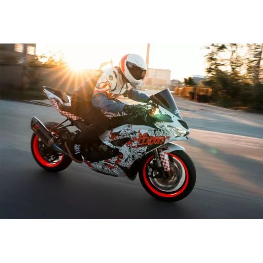 JAKA CONTRA3™ HERO JACKET (ZILS, BALTS)