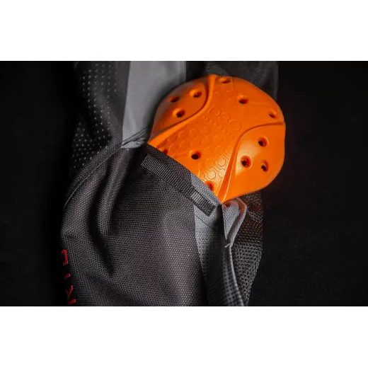 JAKA HOOLIGAN ULTRABOLT JACKET (PELĒKS)