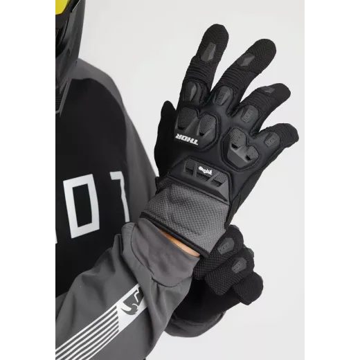CIMDI TERRAIN GLOVES (PELĒKS, MELNS)