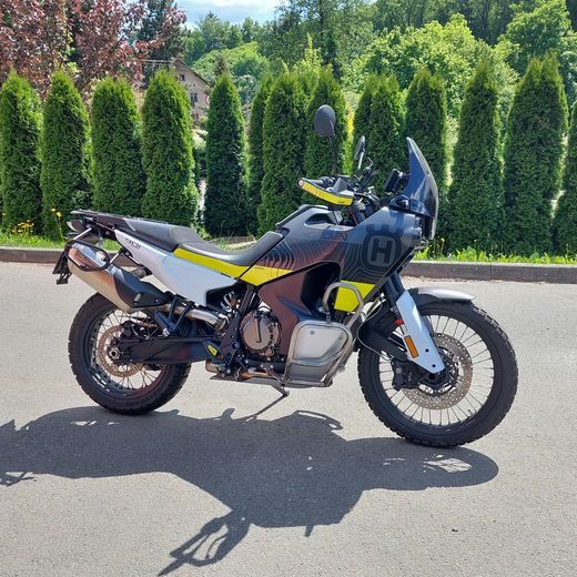 DZINĒJA AIZSARGI RDMOTO CF154KD MELNS PRIEKŠ HUSQVARNA NORDEN 901 2021-2025