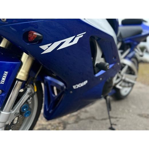 YAMAHA YZF-R1