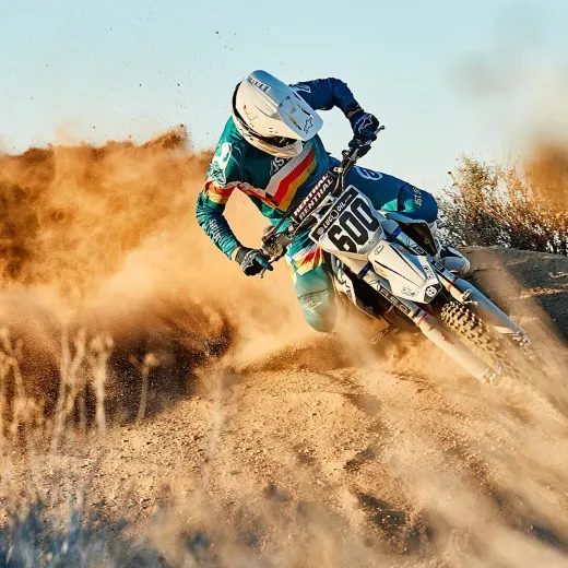 ĶIVERE SUPERTECH M5 SOLID HELMET (BALTS)