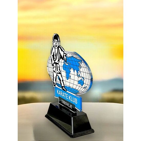 Zakázková trofej - FA210 M1