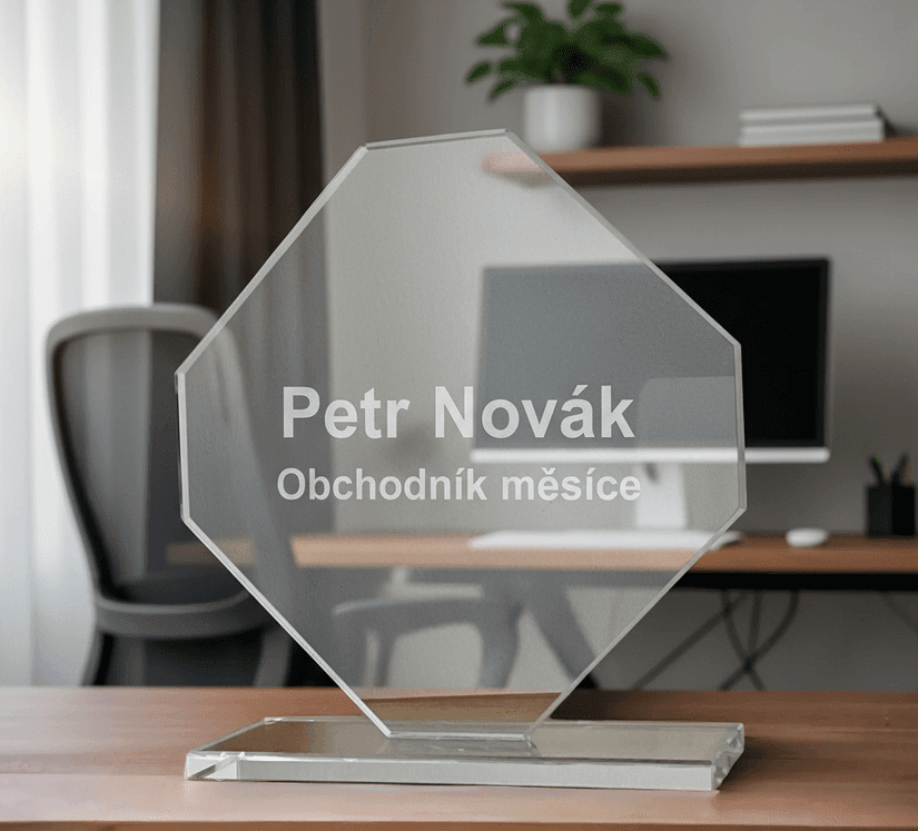 obchodník měsíce plaketa pro zaměstance na stole kanceláře