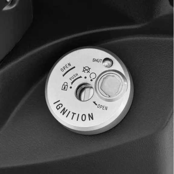 HECHT EQUIS BLACK - Scuter electric