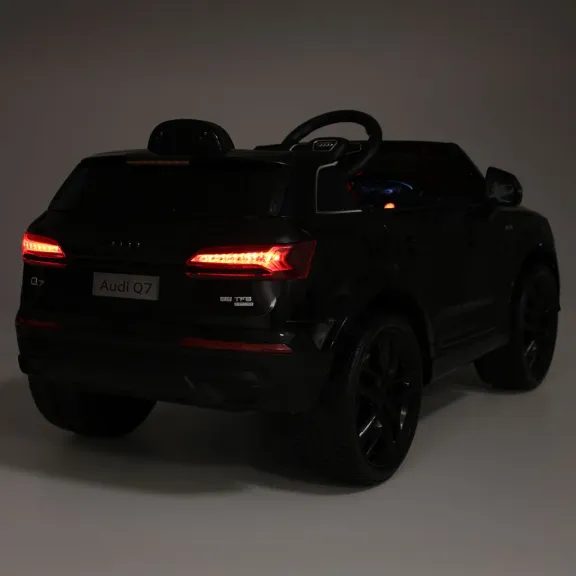 AUDI Q7 BLACK - Masină de jucărie cu baterie