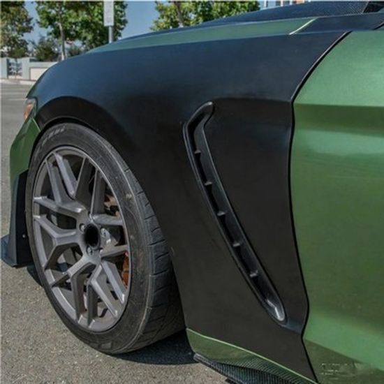 Levý přední blatník Ford Mustang GT350 (2015 - 2017)