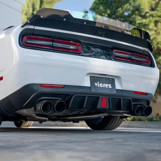 Zadní difuzor Dodge Challenger s brzdovým světlem a mlhovkou (2015 - 2023)