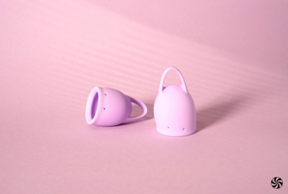 Lola Games Sada menstruačních kalíšků Natural Wellness Levandulová Orchidea 2 ks (obrázek 7)