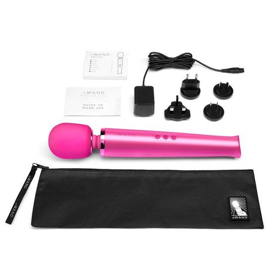 Le Wand Rechargeable Massager pink