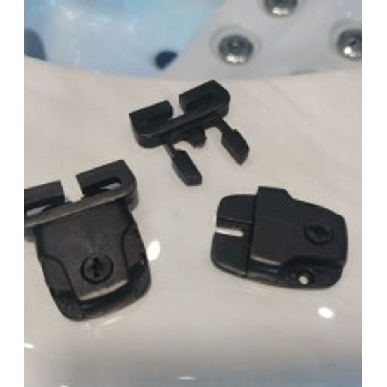 Klips, spona pro upevnění termokrytu k opláštění vířivky