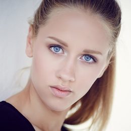 Coloured contact lenses as a replacement for prescription lenses – options and limitations