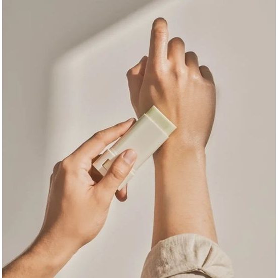 BEAUTY OF JOSEON Opalovací tyčinka Matte Sun Stick Mugwort + Camelia SPF50+ PA++++ (18 g)
